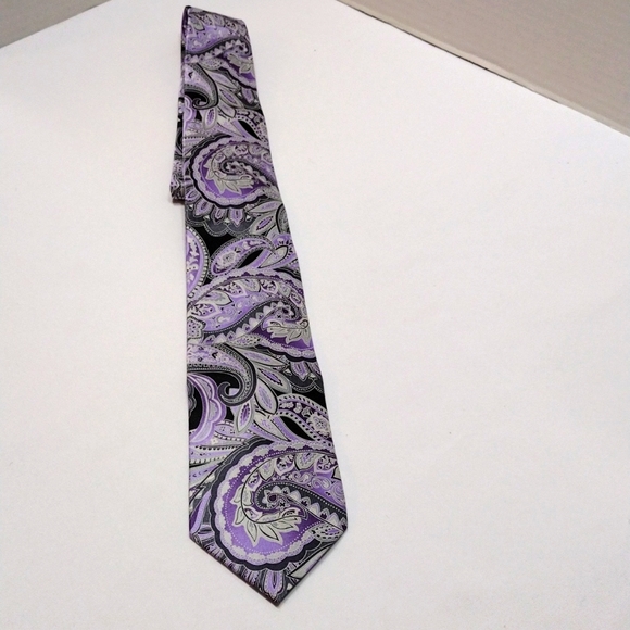 Stafford Performance Purple, Gray and Black Paisley Men's Tie NT#13 - Picture 1 of 13